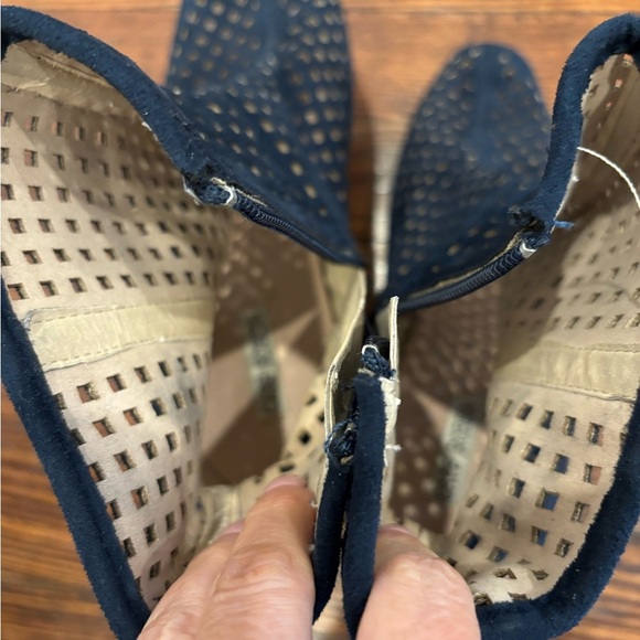 Cape Robbin Mesh Navy Women’s Ankle Side Zip Almond Toe Bootie Sz 9 - Picture 10 of 10